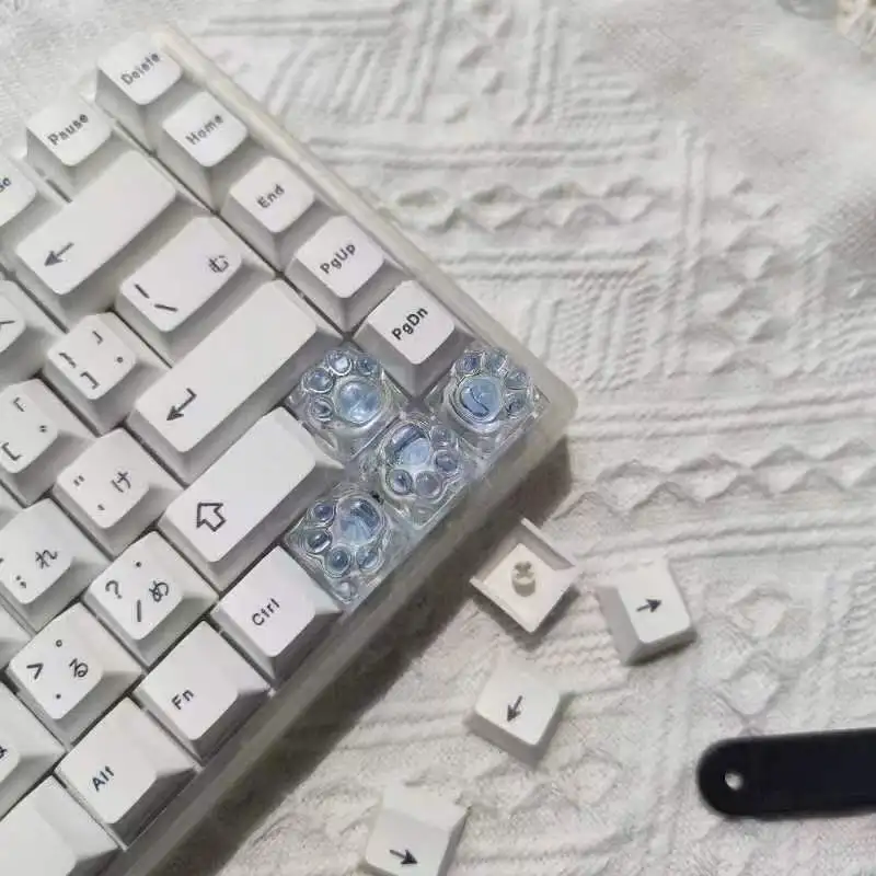 Personalized creative handmade custom transparent cat claw keycaps for girls pink transparent mechanical keyboard keycaps
Personalized creative handmade custom transparent cat claw keycaps for girls pink transparent mechanical keyboard keycaps