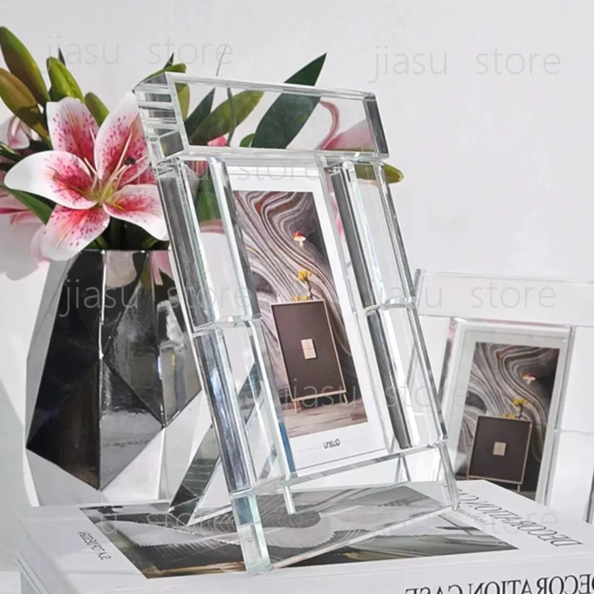 2026 Transparent crystal frame, glass cube frame, photo storage rack, desktop decoration accessories
2026 Transparent crystal frame, glass cube frame, photo storage rack, desktop decoration accessories