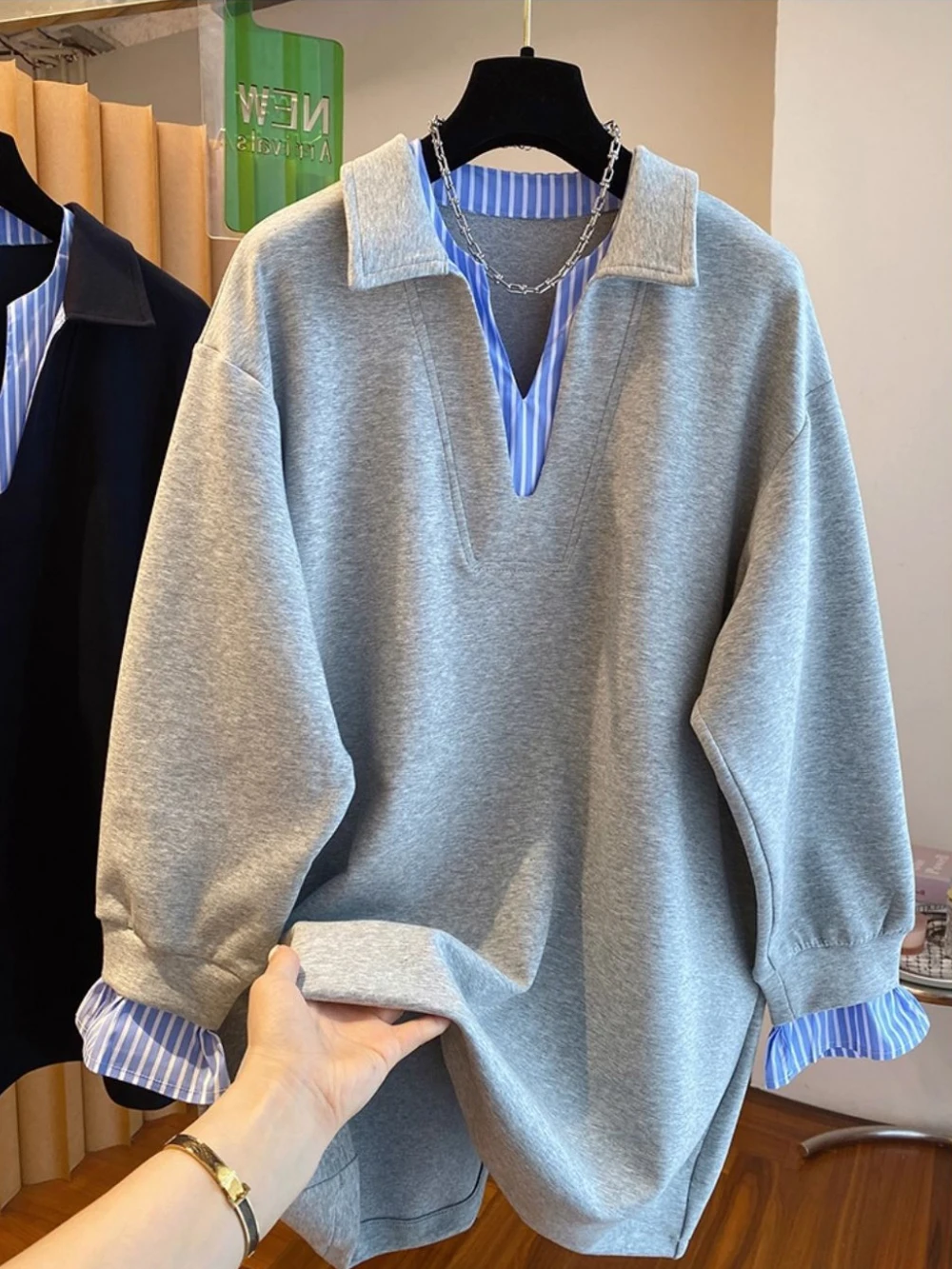 Unique Retro Long Sve Hoodie Women's Spring Autumn Loose Slimming Tummy Covering Top Trendy Comfortable Casual Outfit
Unique Retro Long Sve Hoodie Women's Spring Autumn Loose Slimming Tummy Covering Top Trendy Comfortable Casual Outfit