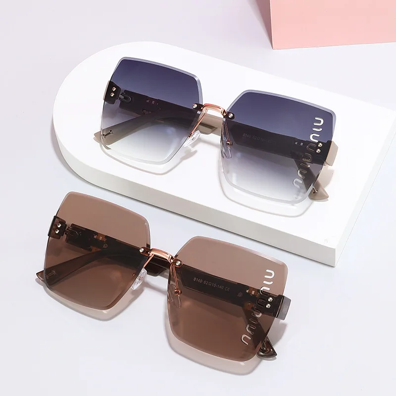 European and American Style Hollowed-out Lens Edge-cut Sunglasses, Metal Midframe Sunglasses, Simple Black Glasses
European and American Style Hollowed-out Lens Edge-cut Sunglasses, Metal Midframe Sunglasses, Simple Black Glasses