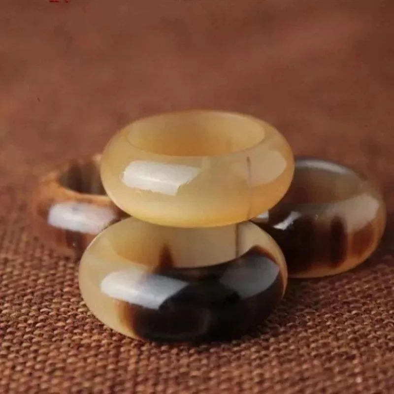 Natural genuine yak horn original color , finger , bone craft, running ring, birdcage knot, rope hand buckle, phone buck
Natural genuine yak horn original color , finger , bone craft, running ring, birdcage knot, rope hand buckle, phone buck