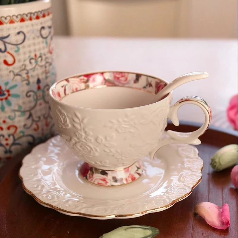Набор ложек для кофе с рельефной розой, изысканная чашка для послеобеденного чая из английского костяного фарфора