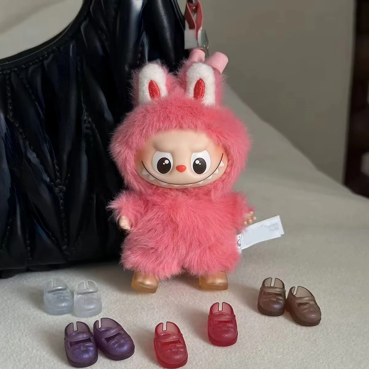 Mini Transparent Colorful Doll Shoes For 10cm Labubu 4.0 For Love Series Doll Outfit Accessories Can Be Used as Gifts
Mini Transparent Colorful Doll Shoes For 10cm Labubu 4.0 For Love Series Doll Outfit Accessories Can Be Used as Gifts