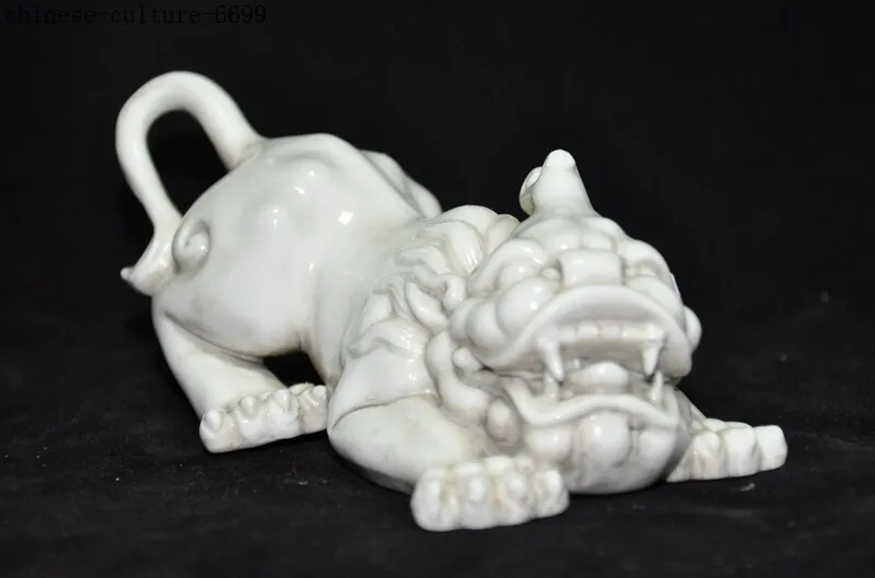 Old Chinese Dehua White Porcelain wealth Unicorn Brave troops Pixiu beast statue
Old Chinese Dehua White Porcelain wealth Unicorn Brave troops Pixiu beast statue