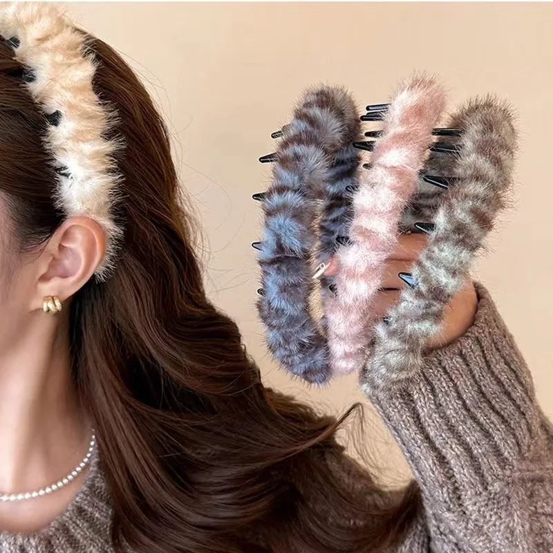 Plush leopard print wavy headband hair root fluffy texture hairpin foreign gas headband
Plush leopard print wavy headband hair root fluffy texture hairpin foreign gas headband