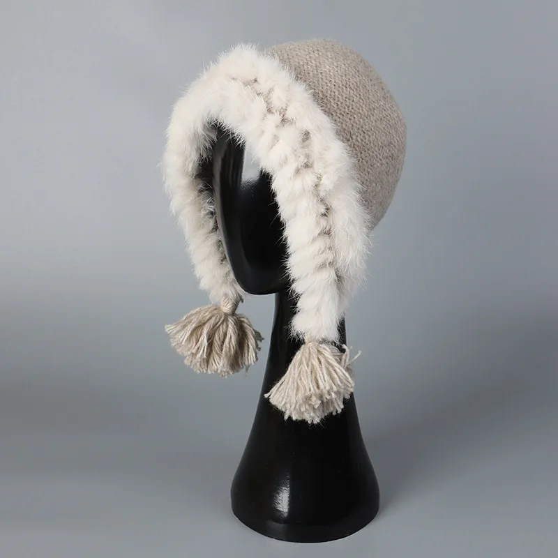 Новые милые шапочки с кисточками из кроличьей шерсти для защиты ушей для женщин, зимние повседневные теплые универсальные персонализированные мужские шапки
Новые милые шапочки с кисточками из кроличьей шерсти для защиты ушей для женщин, зимние повседневные теплые универсальные персонализированные мужские шапки