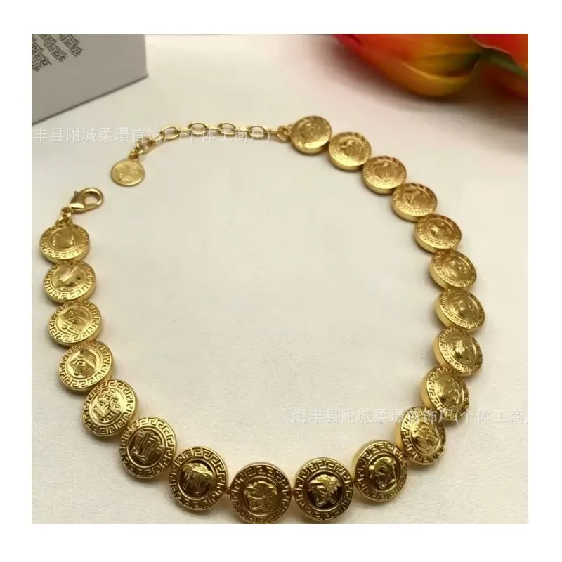Accessories Fashion Sense Irregular Folds Round Necklace Chain Simple Versatile Splicing Necklace Women
Accessories Fashion Sense Irregular Folds Round Necklace Chain Simple Versatile Splicing Necklace Women