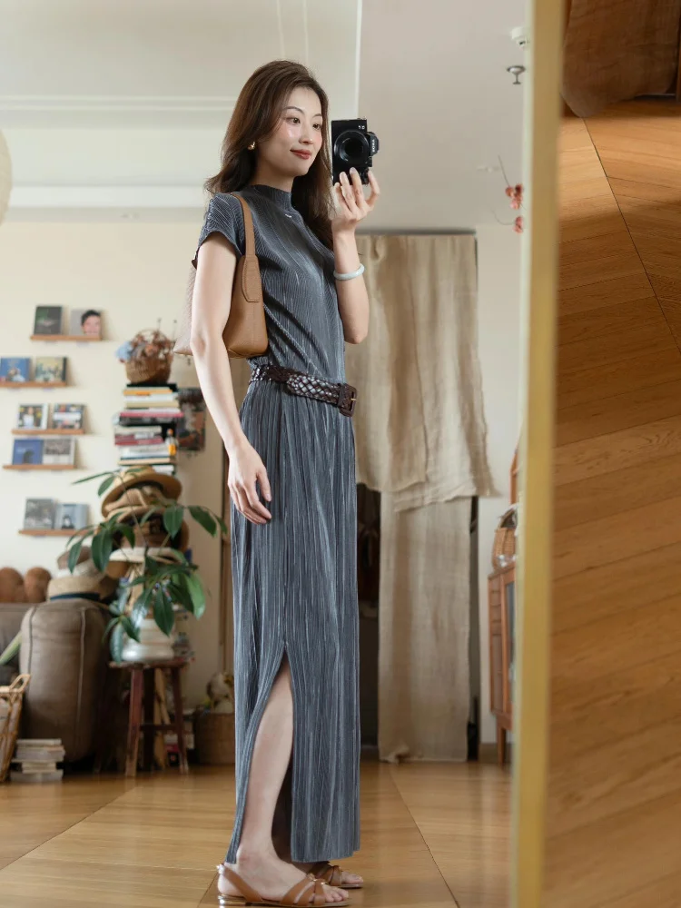 High-End Feeling Fashion Set Short Sleeve High Collar T-Shirt Pleated Split Skirt Two-Piece Set Women's Summer Outfit
High-End Feeling Fashion Set Short Sleeve High Collar T-Shirt Pleated Split Skirt Two-Piece Set Women's Summer Outfit