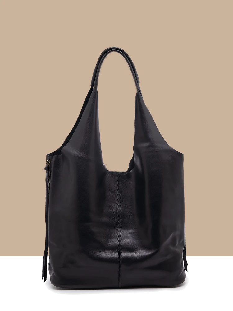 European And American Fashion Top Layer Cowhide Large Capacity Bucket Shaped Shoulder Bag, Simple And Casual Versatile Women Bag
European And American Fashion Top Layer Cowhide Large Capacity Bucket Shaped Shoulder Bag, Simple And Casual Versatile Women Bag