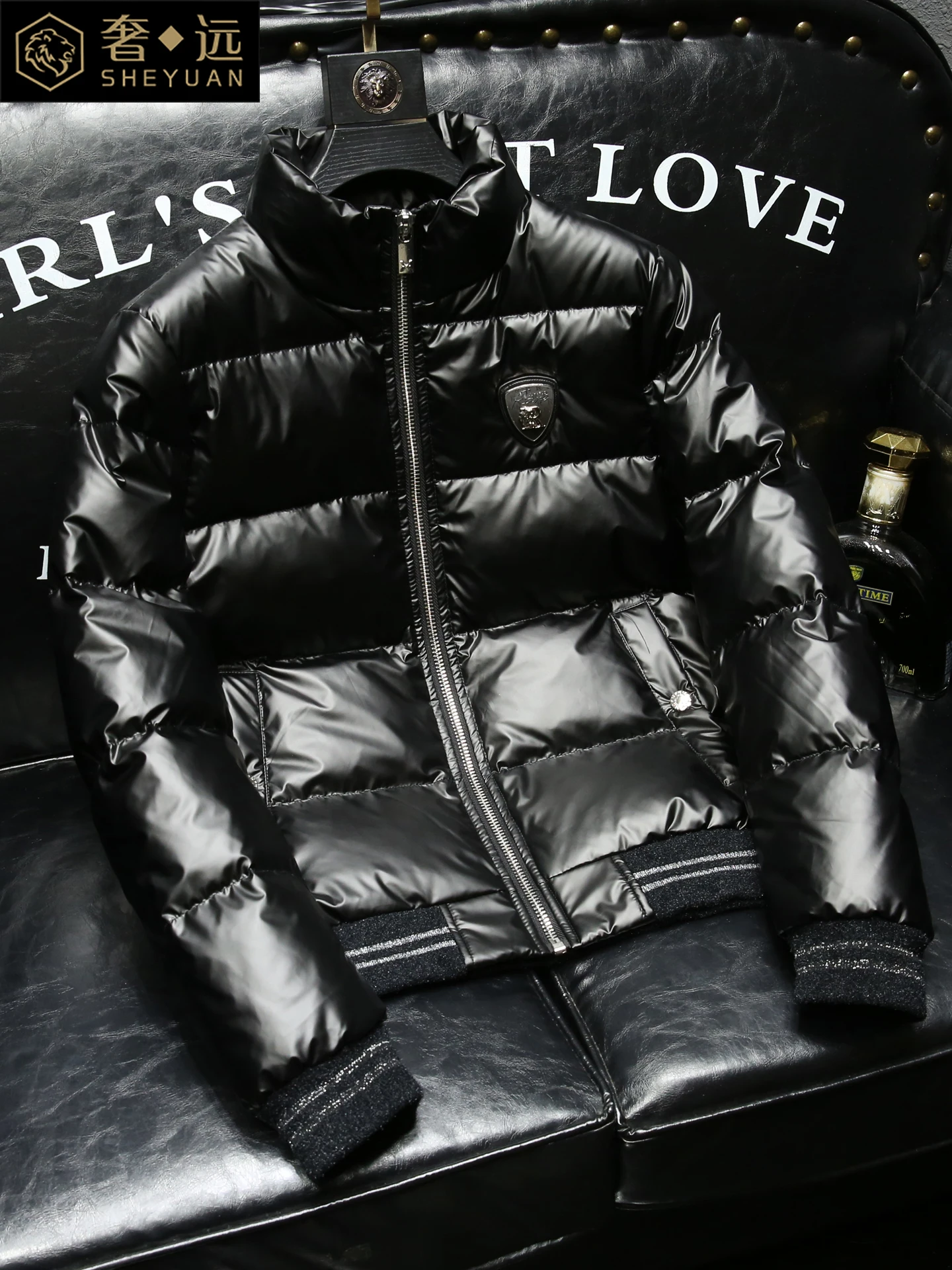 High-End Men's down Jaet Glossy Casual Warm Windproof Winter New Sle Faionable Ci Casual Daily Wear Polyester Fiber
High-End Men's down Jaet Glossy Casual Warm Windproof Winter New Sle Faionable Ci Casual Daily Wear Polyester Fiber