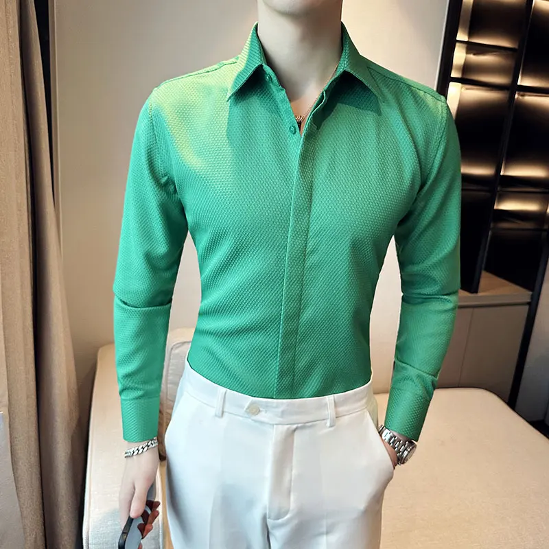 Spring Men Blouse Big Turn Down Collar Waffe Plaid Shirt Men Designer Long Sleeve Breathble Elegant Slim Fit Casual Shirt 2024
Spring Men Blouse Big Turn Down Collar Waffe Plaid Shirt Men Designer Long Sleeve Breathble Elegant Slim Fit Casual Shirt 2024