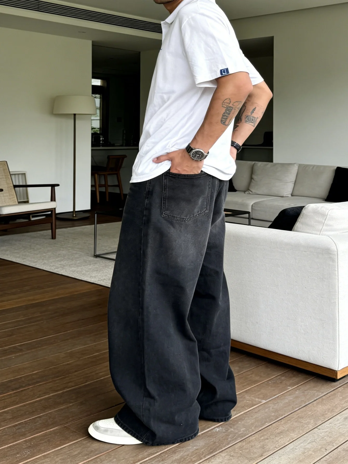 Men's Wide-leg Jeans Dating Style No Accessories Included
Men's Wide-leg Jeans Dating Style No Accessories Included