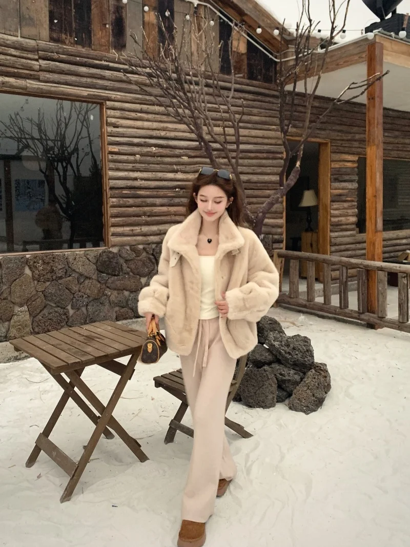 Eco-Friendly Fur Jacket Women's Summer Slimming Casual Pants Two-Piece Set Stand Collar Long Sleeve Open Cardigan Style
Eco-Friendly Fur Jacket Women's Summer Slimming Casual Pants Two-Piece Set Stand Collar Long Sleeve Open Cardigan Style
