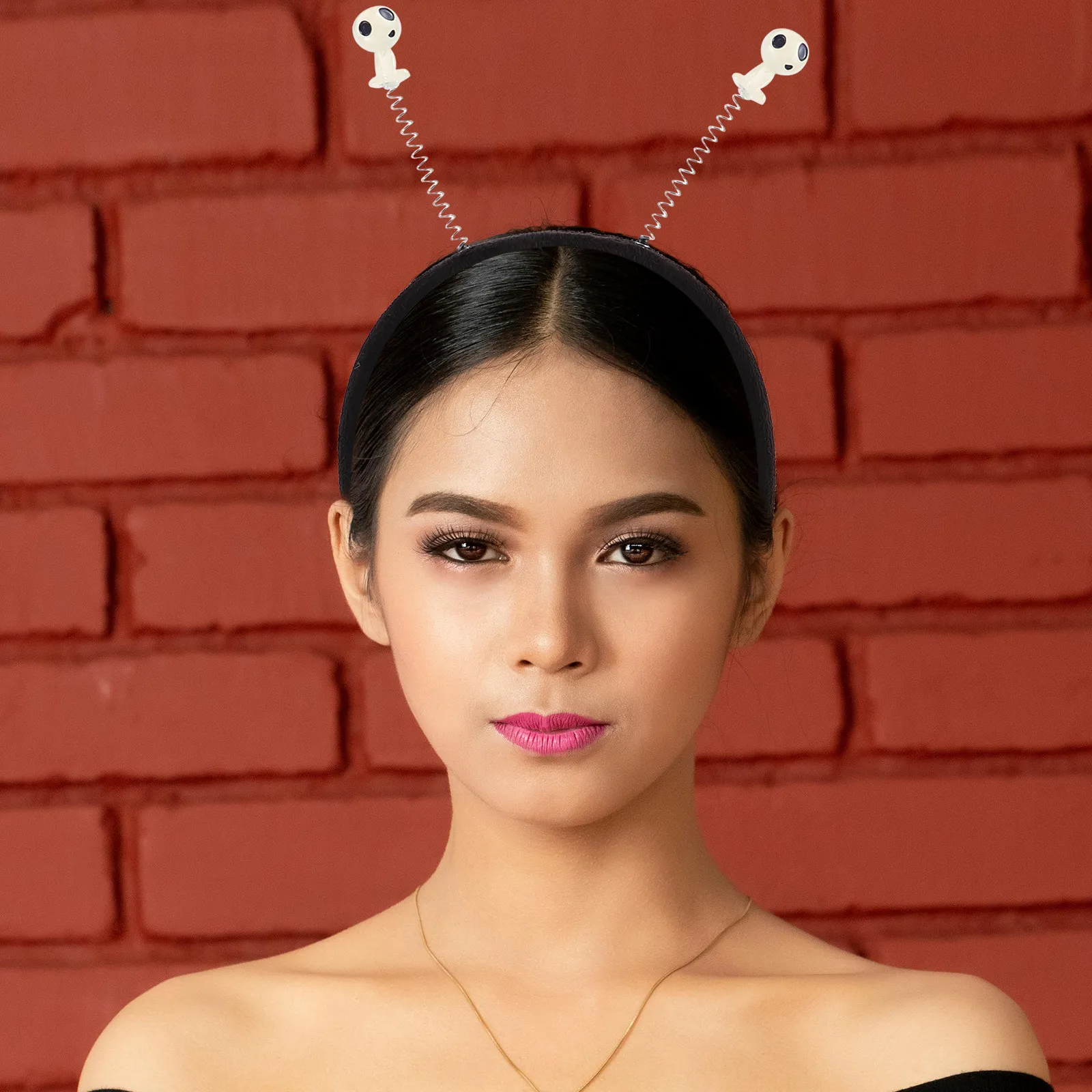 2Pcs Glow-in-The-Dark Headband Night Light Funny Extraterrestrial Costume Party Accessory Halloween Glow Headwear for Adults
2Pcs Glow-in-The-Dark Headband Night Light Funny Extraterrestrial Costume Party Accessory Halloween Glow Headwear for Adults