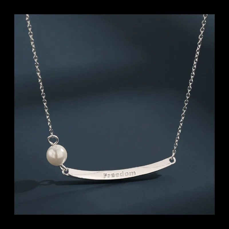 New personalized simple pearl pendant shape S925 sterling silver necklace women's niche ins design sense
New personalized simple pearl pendant shape S925 sterling silver necklace women's niche ins design sense