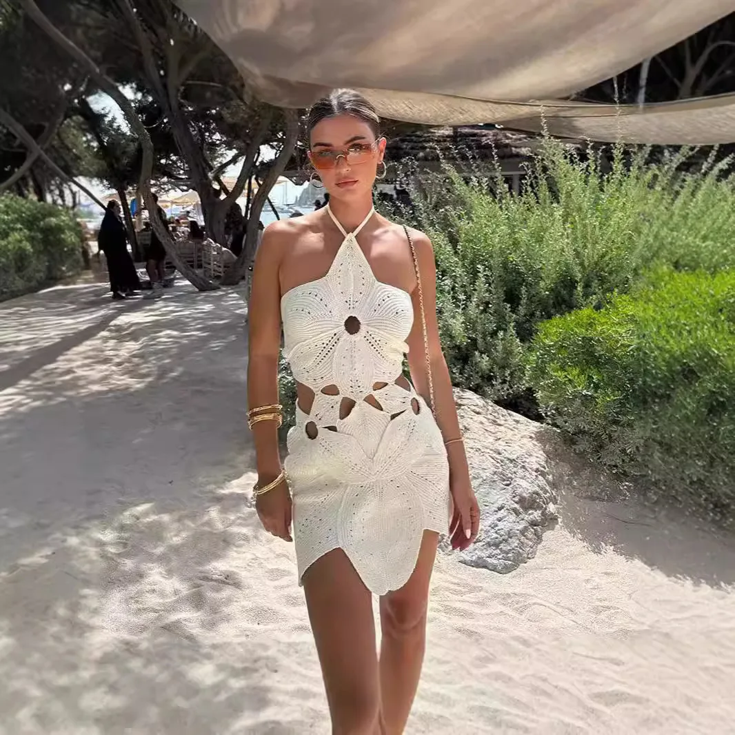 Women's Vacation Style Halter Dress Crochet Knit Asymmetrical Hem Cutout Mini Dress for Beach
Women's Vacation Style Halter Dress Crochet Knit Asymmetrical Hem Cutout Mini Dress for Beach