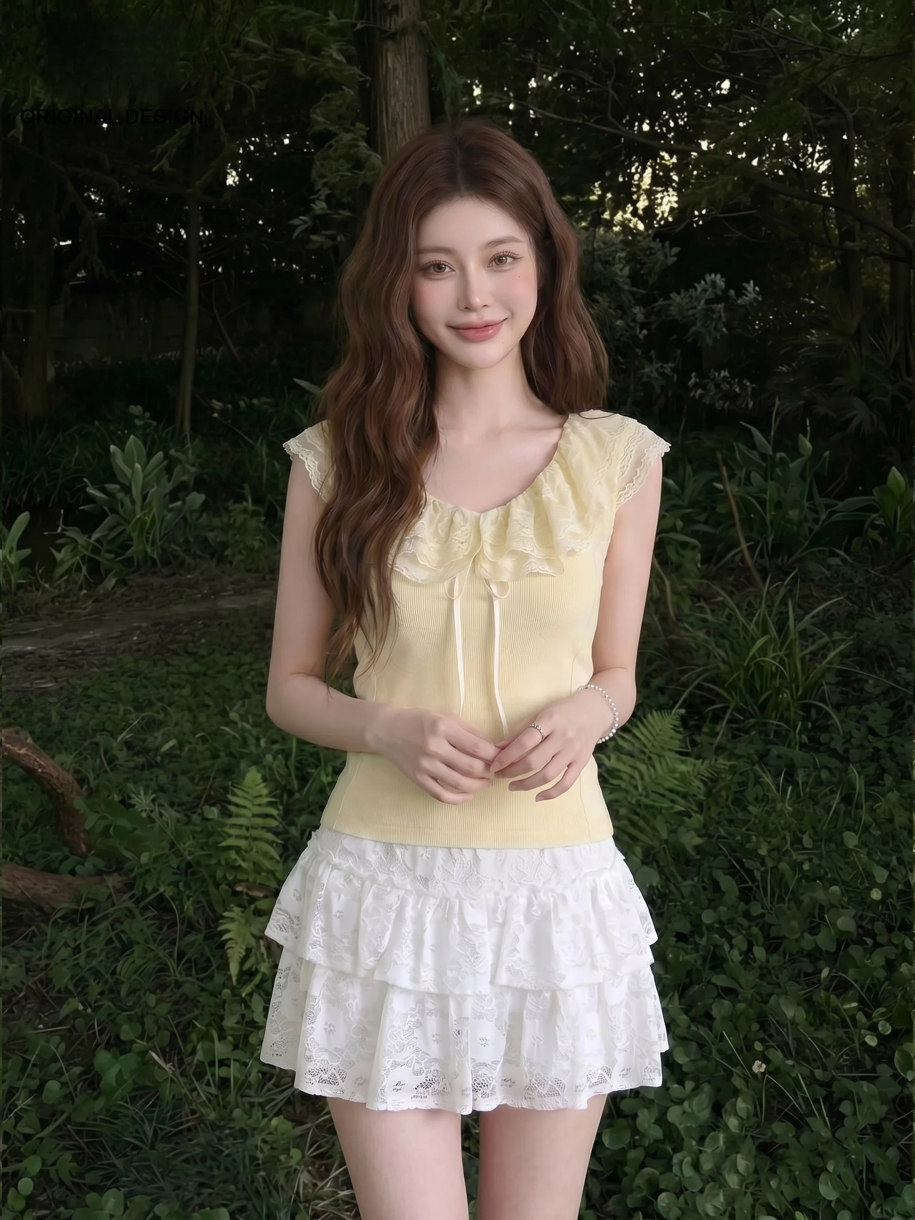 Yellow Lace Trim Belted Halter Vest Women's Slimming Beautiful Top Summer Design Sensation New 2026 Elegant Ladies Vest
Yellow Lace Trim Belted Halter Vest Women's Slimming Beautiful Top Summer Design Sensation New 2026 Elegant Ladies Vest