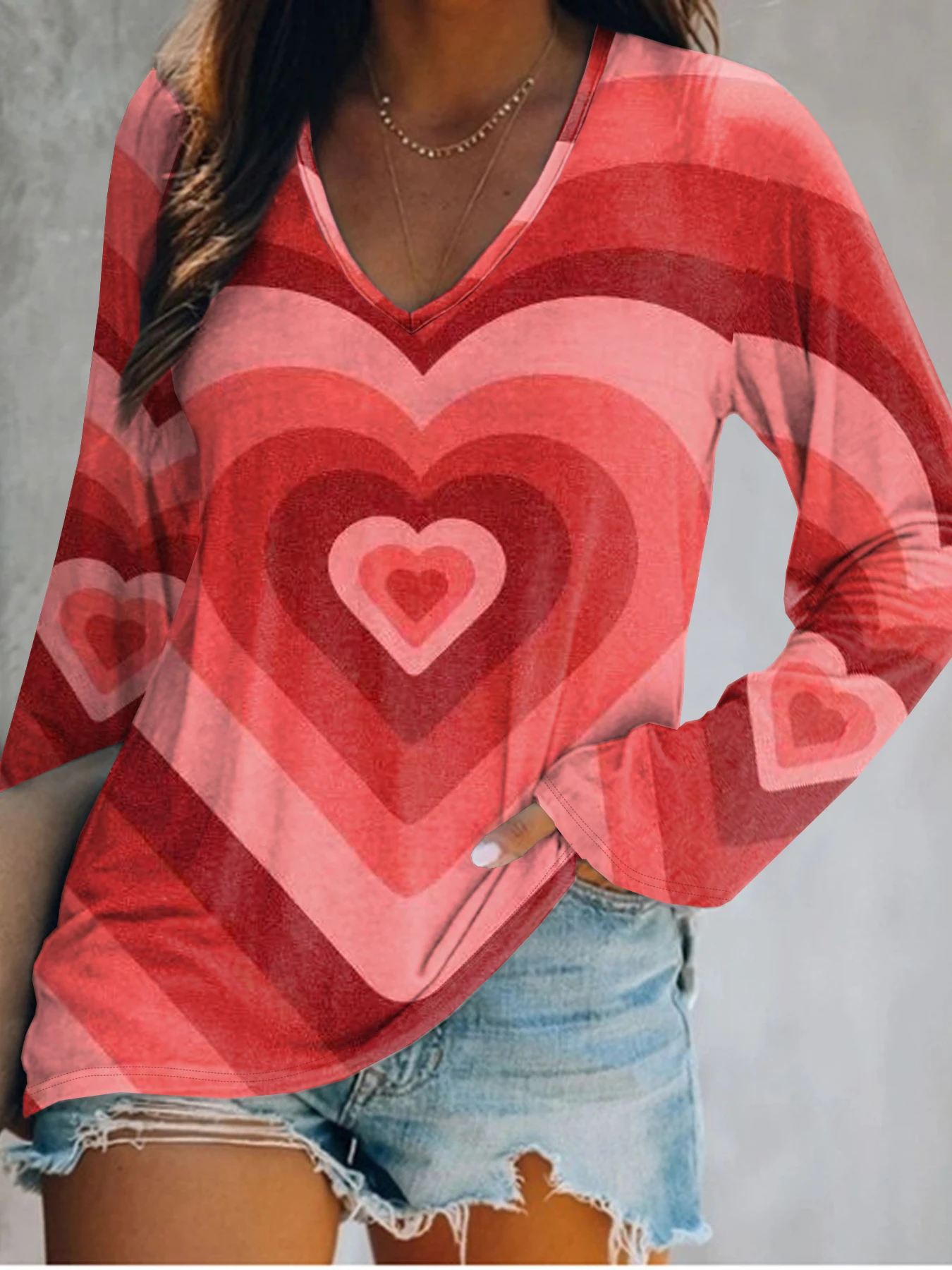 Plus Size Heart Print TShirt Relaxed Fit Classic Crew NeckLong Sleeve for Ultimate Comfort - Womens Fashion Apparel for Cu
Plus Size Heart Print TShirt Relaxed Fit Classic Crew NeckLong Sleeve for Ultimate Comfort - Womens Fashion Apparel for Cu