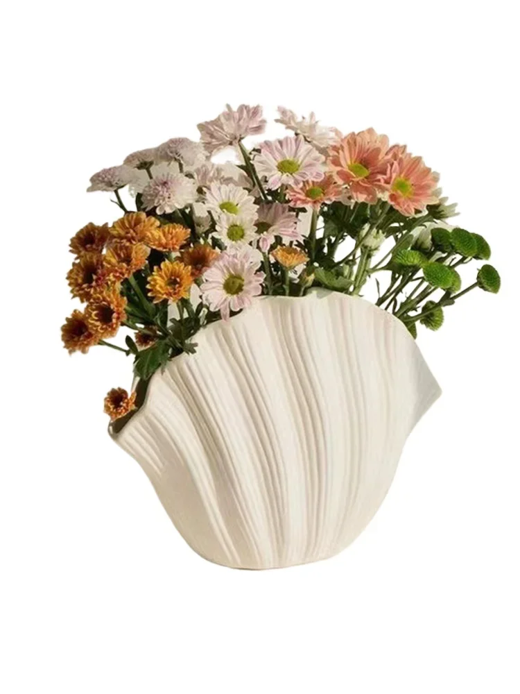 flower arrangement, dried flowers, living room desktop, home furnishing, high-value ornaments, flowers
flower arrangement, dried flowers, living room desktop, home furnishing, high-value ornaments, flowers