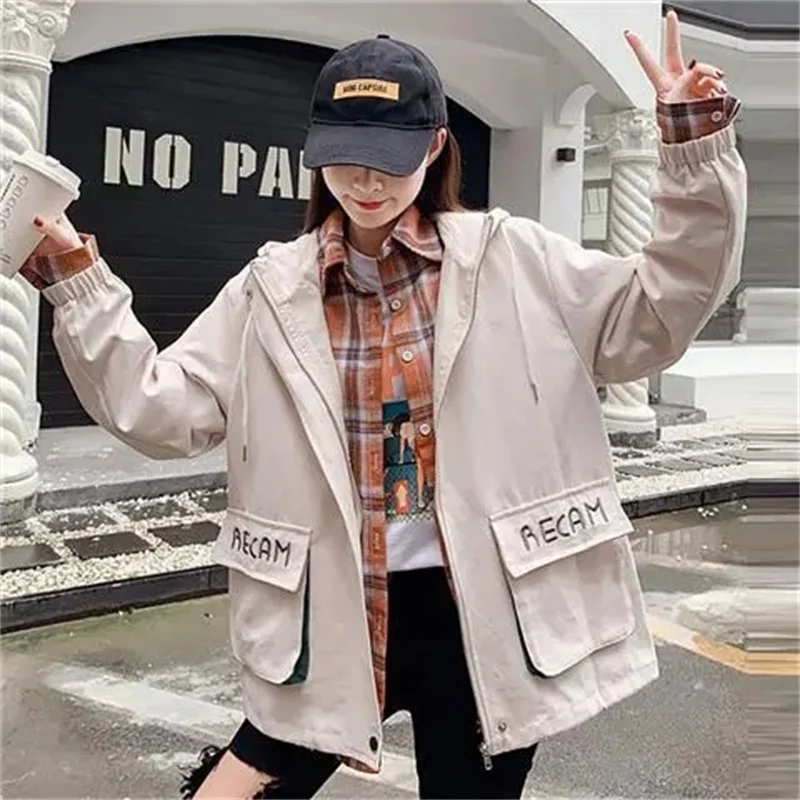 Women Windbreaker Spring Autumn Hooded Coat New Fashion Trench Coat Temperament Elegant Jacket Top Loose Outwear
Women Windbreaker Spring Autumn Hooded Coat New Fashion Trench Coat Temperament Elegant Jacket Top Loose Outwear