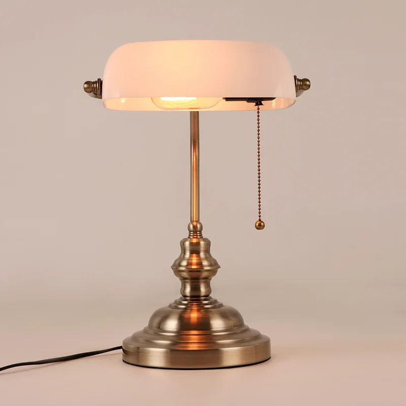 Room Office Study Classic Retro Artist E27 Green Glass Lamp European Conference Shade Bedroom Study and Family Reading lamp
Room Office Study Classic Retro Artist E27 Green Glass Lamp European Conference Shade Bedroom Study and Family Reading lamp