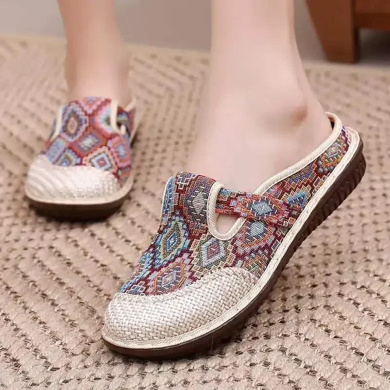 Women's Non-slip Cloth Shoes Summer Breathable Linen Sandals and Slippers Women's Outerwear Soft Bottom Baotou Slippers
Women's Non-slip Cloth Shoes Summer Breathable Linen Sandals and Slippers Women's Outerwear Soft Bottom Baotou Slippers
