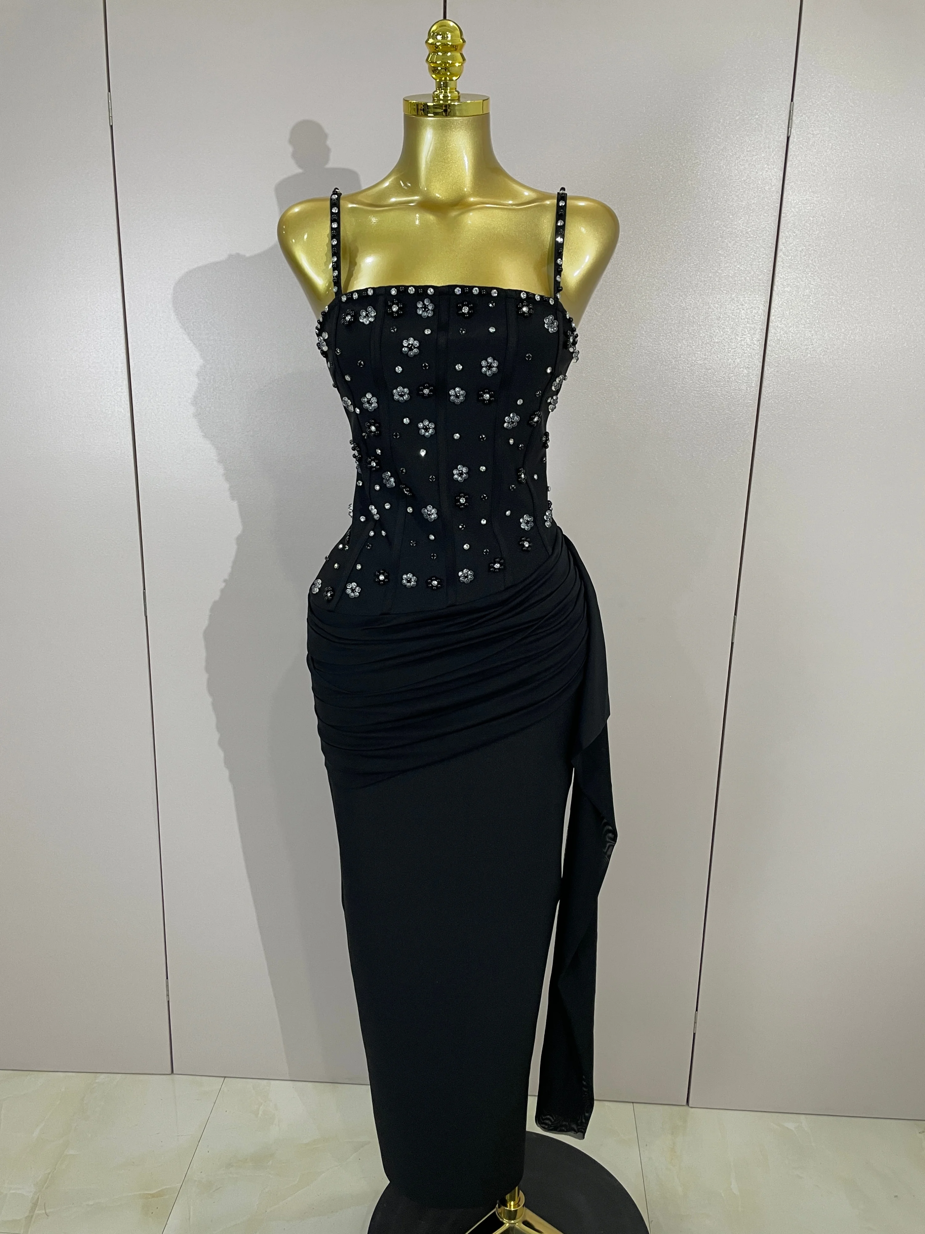 Women Sexy Strapless Backless Long Bodycon Bandage Dress Luxury Diamond Celebrate Evening Gown Fashion Birthday Party Dresses
Women Sexy Strapless Backless Long Bodycon Bandage Dress Luxury Diamond Celebrate Evening Gown Fashion Birthday Party Dresses