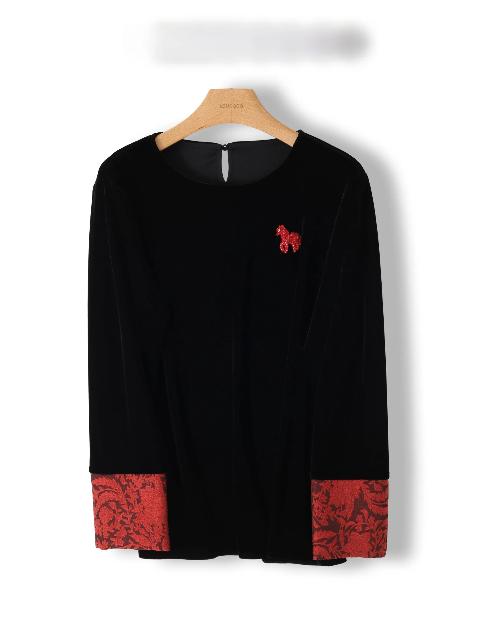 Velvet Black T-shirt Women's Base Layer Shirt Large Size Trendy Chinese Style Loose Fit Long Sleeve round Neck
Velvet Black T-shirt Women's Base Layer Shirt Large Size Trendy Chinese Style Loose Fit Long Sleeve round Neck