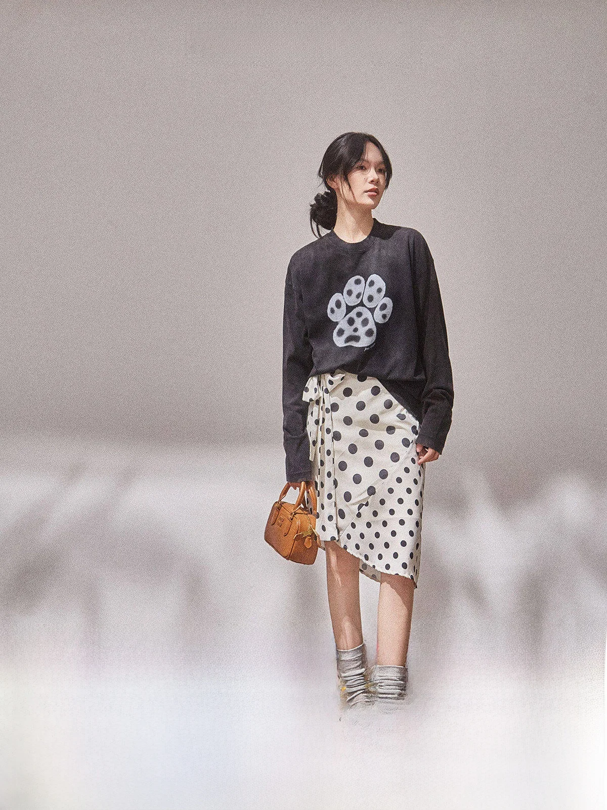 Женская футболка с длинным рукавом и круглым вырезом, с принтом Fluffy Claw Mark Bla, новый дизайн, повседневная, удобная, свободного кроя
Женская футболка с длинным рукавом и круглым вырезом, с принтом Fluffy Claw Mark Bla, новый дизайн, повседневная, удобная, свободного кроя