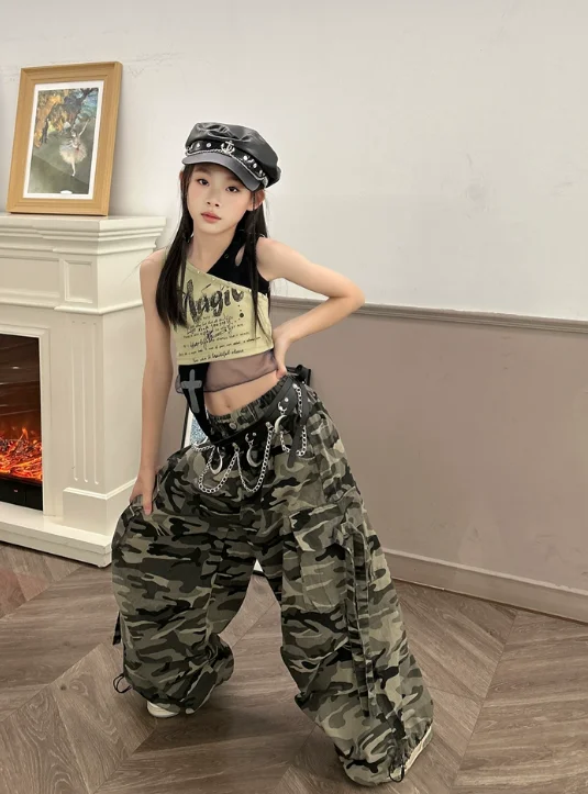 Kids Girls K-pop Jazz Street Dance Costume Camouflage Cargo Pants Hip Hop Streetwear Outfit Set
Kids Girls K-pop Jazz Street Dance Costume Camouflage Cargo Pants Hip Hop Streetwear Outfit Set