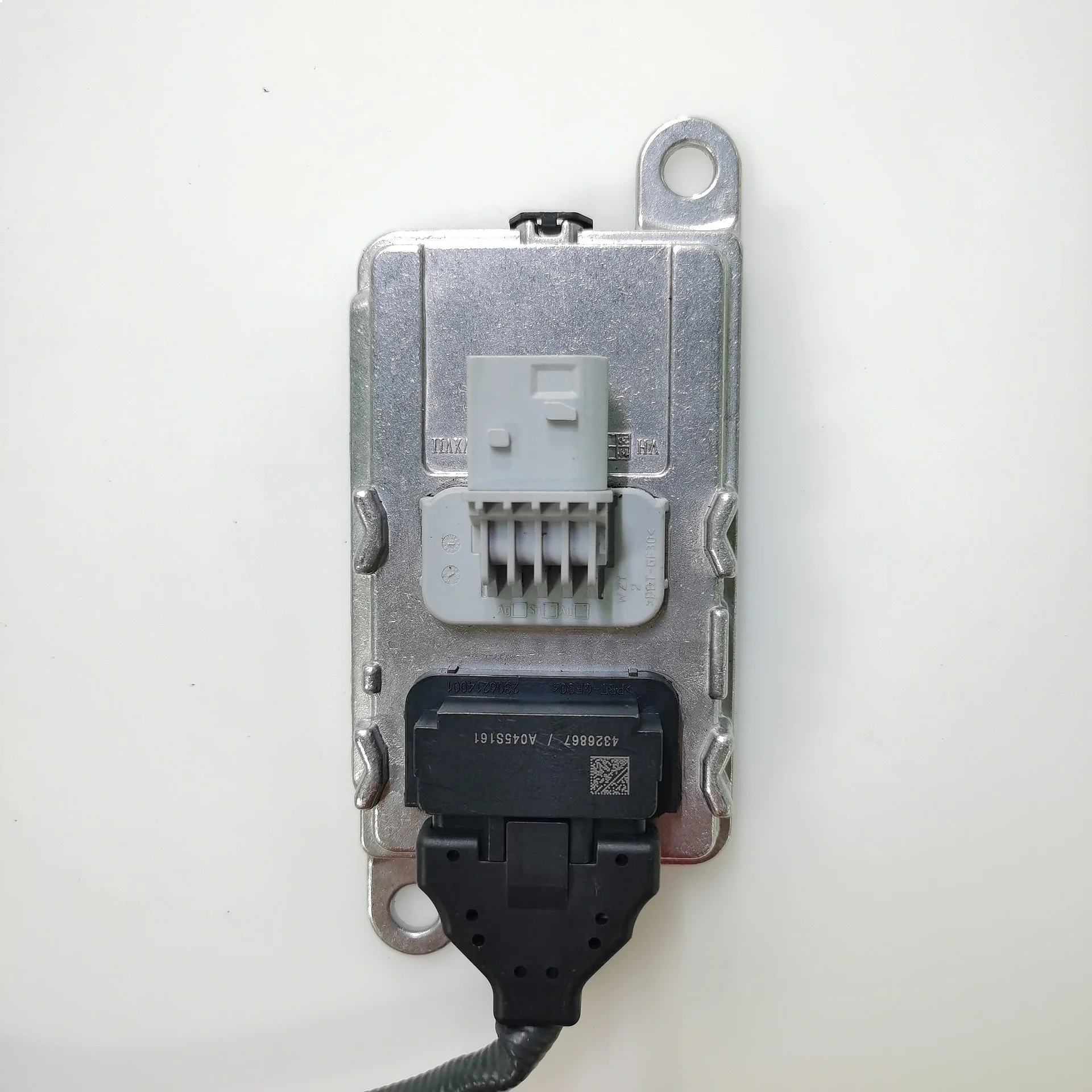 NOX Sensor 5WK96754B 4326867 for Cummins 24V Truck Oxygen Sensor Replacement
NOX Sensor 5WK96754B 4326867 for Cummins 24V Truck Oxygen Sensor Replacement