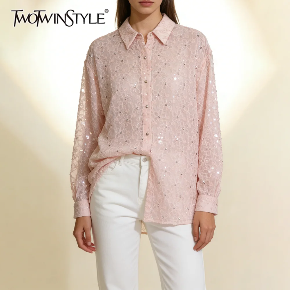 TWOTWINSTYLE Pink Spliced Beads Basics Shirt Female Lapel Long Sleeve Loose Streetwear Sweet Women's Shirts Autumn Fashion New
TWOTWINSTYLE Pink Spliced Beads Basics Shirt Female Lapel Long Sleeve Loose Streetwear Sweet Women's Shirts Autumn Fashion New