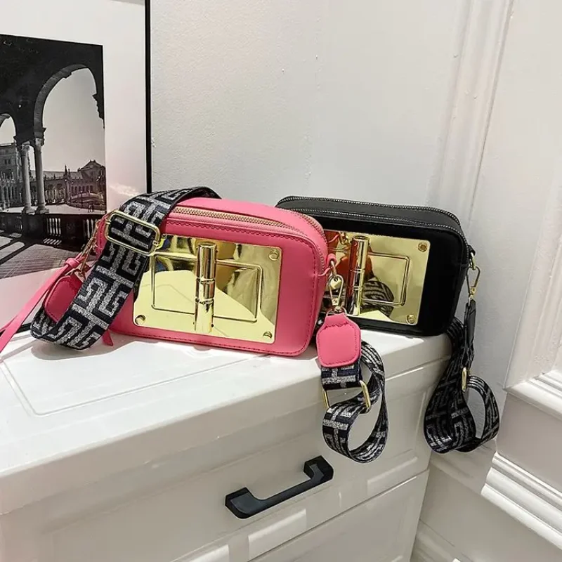 Элегантная сумка-цепочка на плечо для женщин, новинка 2026 года, роскошная дизайнерская сумочка, модные вечерние клатчи
Элегантная сумка-цепочка на плечо для женщин, новинка 2026 года, роскошная дизайнерская сумочка, модные вечерние клатчи