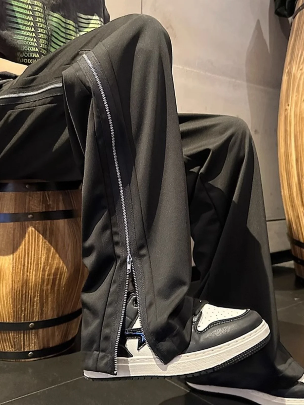 plus Size Ice Silk Straight Leg Casual Pants for Men Loose Fit Floor Length Trousers Side Zipper Design Comfortable Leisure Wear
plus Size Ice Silk Straight Leg Casual Pants for Men Loose Fit Floor Length Trousers Side Zipper Design Comfortable Leisure Wear