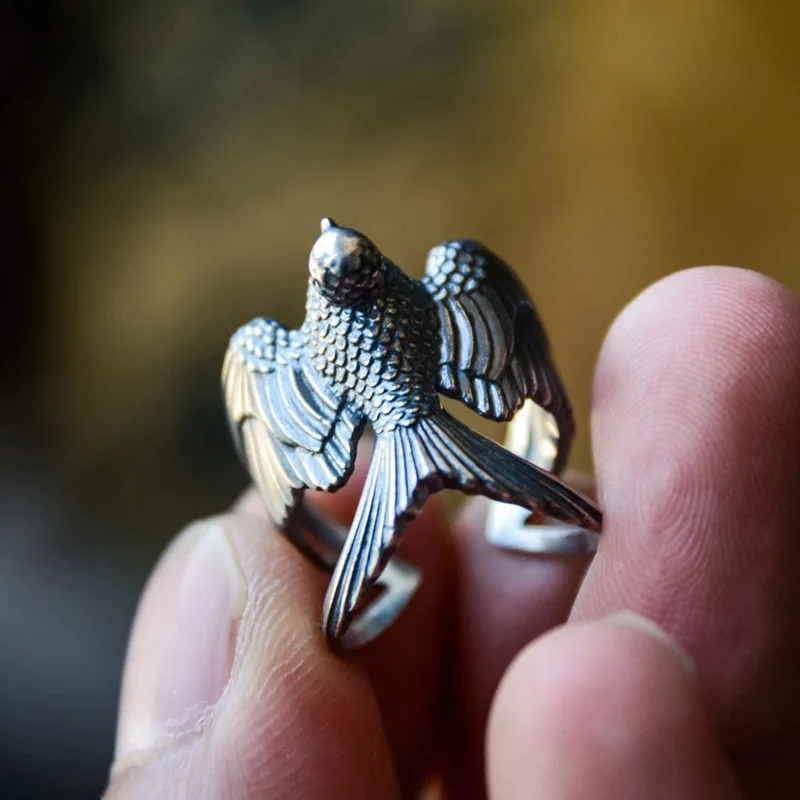 Flying Swallow Ring Men Trendy Personality Bird Finger Ring European Style Adjustable Open Tail Ring Fashion Male Jewelry
Flying Swallow Ring Men Trendy Personality Bird Finger Ring European Style Adjustable Open Tail Ring Fashion Male Jewelry
