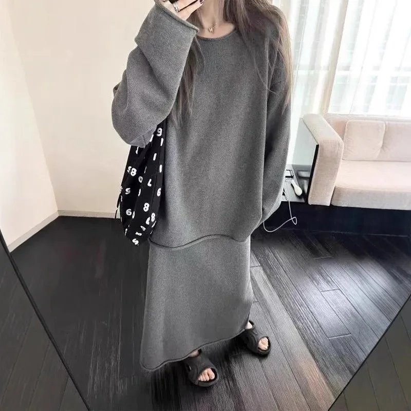 Autumn and Winter Knitted Suit Women's Simple Temperament Casual Sweater + Skirt Two-piece Set
Autumn and Winter Knitted Suit Women's Simple Temperament Casual Sweater + Skirt Two-piece Set