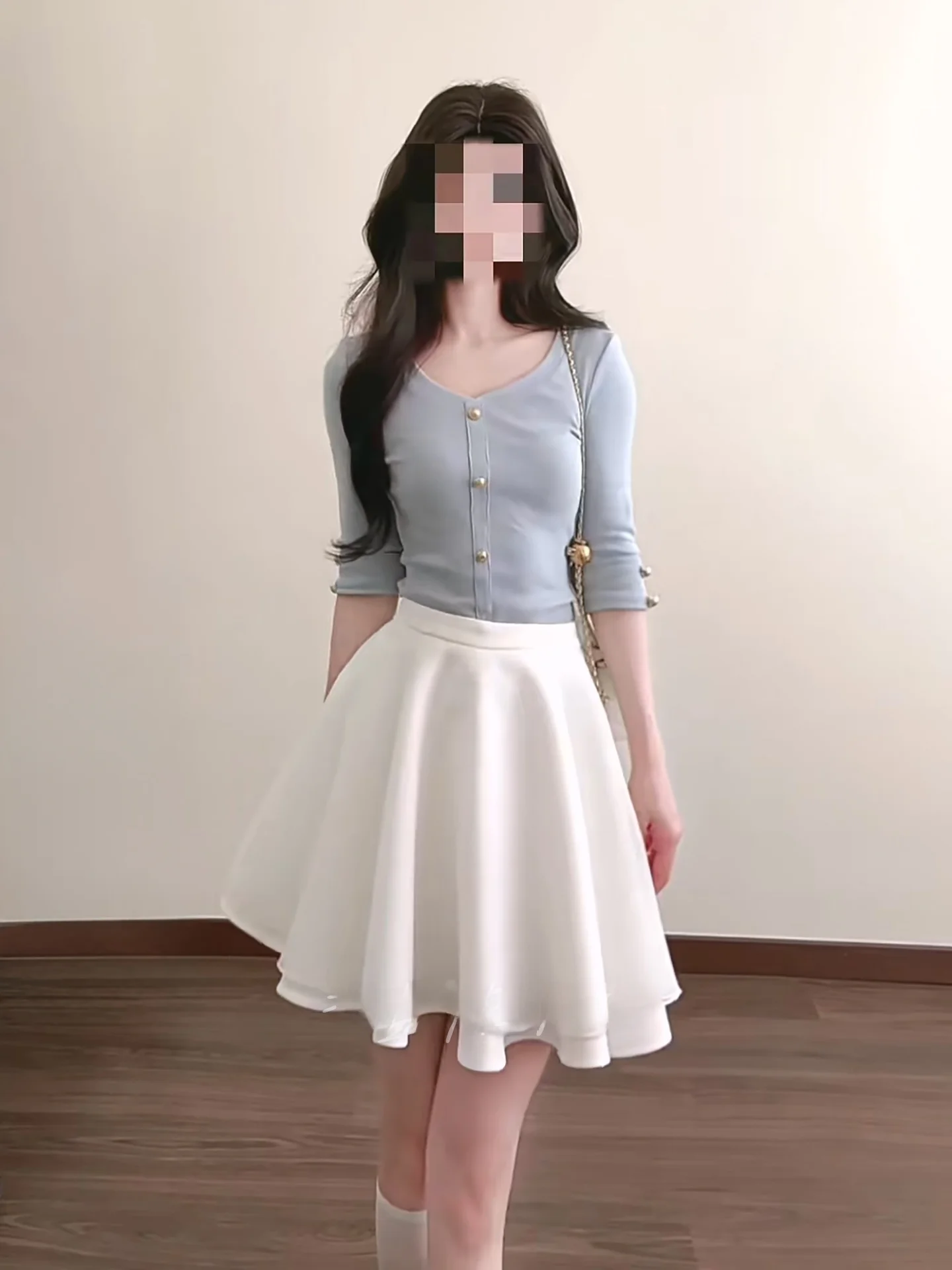Korean Style V-Neck Metal Button Decorated Mid-Sleeve Knitwear Women's Slimming Casual Top Fashionable Seven-Quarter Length
Korean Style V-Neck Metal Button Decorated Mid-Sleeve Knitwear Women's Slimming Casual Top Fashionable Seven-Quarter Length