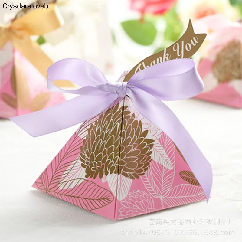 50pcs/lot High-quality Pine Flower Pyramid Candy Boxes Wedding favors Gift Box Wedding Party Favor Decoration
50pcs/lot High-quality Pine Flower Pyramid Candy Boxes Wedding favors Gift Box Wedding Party Favor Decoration