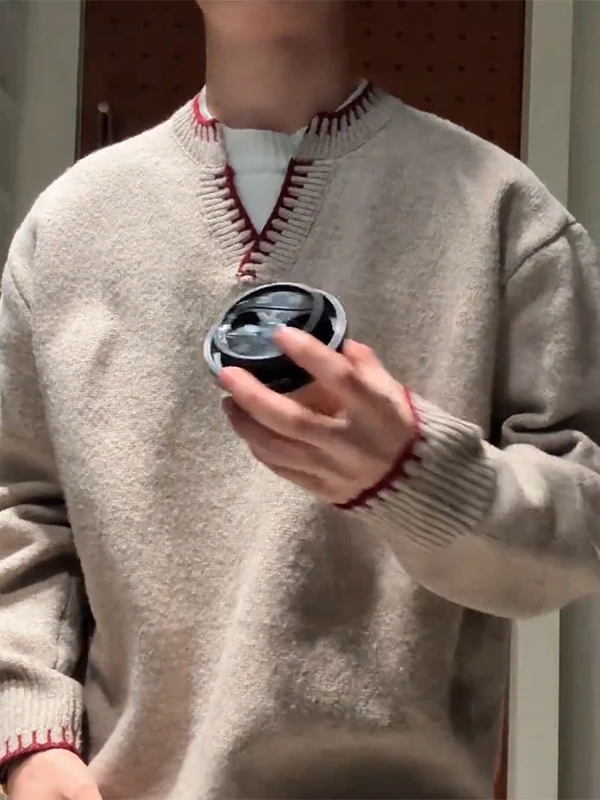 Khaki V-Ne Men's Knitwear Fake Two-Piece Hand Sewn Patchwork Inner Wear American Sle Loose Fit Thiened Long Sve
Khaki V-Ne Men's Knitwear Fake Two-Piece Hand Sewn Patchwork Inner Wear American Sle Loose Fit Thiened Long Sve