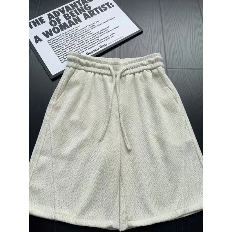 2026 Summer New Style Men's Polyester Fiber American Retro Geometric Pattern Shorts
2026 Summer New Style Men's Polyester Fiber American Retro Geometric Pattern Shorts