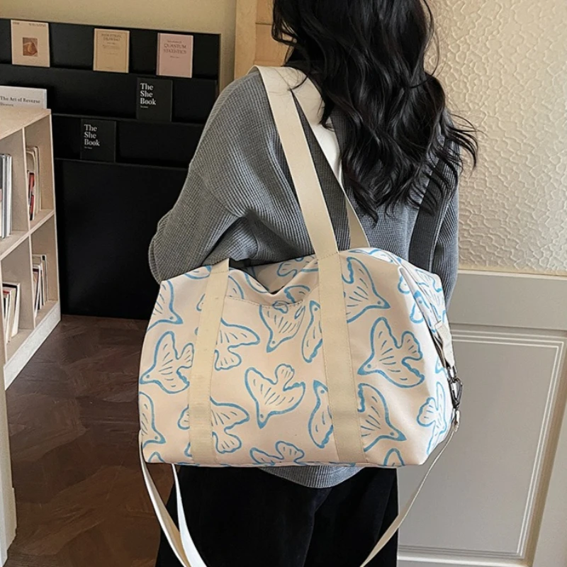 Women's Large Capacity Travel Tote Bag with Trendy Graffiti Print, Stylish Shoulder Handbag for Daily Commute Short Trip
Women's Large Capacity Travel Tote Bag with Trendy Graffiti Print, Stylish Shoulder Handbag for Daily Commute Short Trip