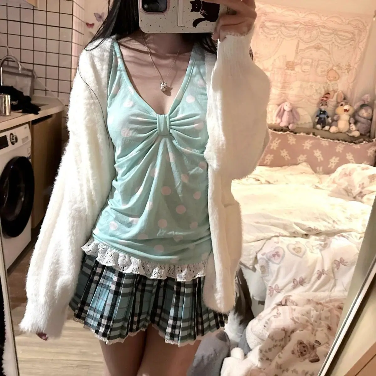 Летний мятно-зеленый кружевной жилет в горошек на подтяжках, винтажный девичий стиль, стиль Millennial Nainai, топ без рукавов с v-образным вырезом
Летний мятно-зеленый кружевной жилет в горошек на подтяжках, винтажный девичий стиль, стиль Millennial Nainai, топ без рукавов с v-образным вырезом