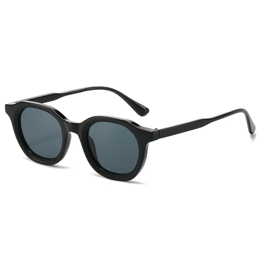 2024 Amazon Hot Oval Sunglasses European and American Retro Simple Versatile Round Fashion Sunglasses for men and women
2024 Amazon Hot Oval Sunglasses European and American Retro Simple Versatile Round Fashion Sunglasses for men and women