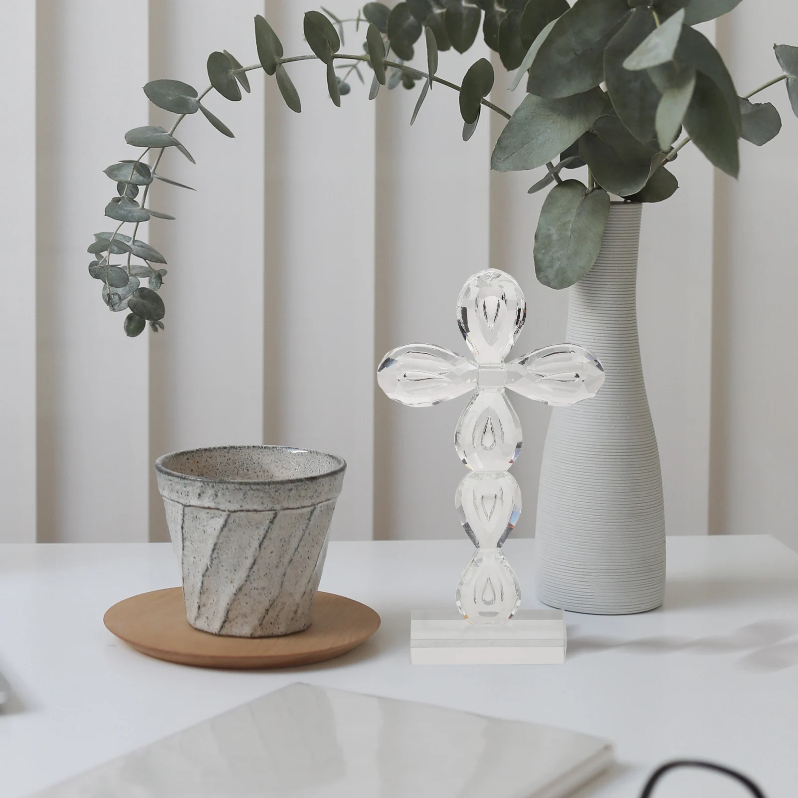 Crystal Cross Shaped Decor Ornament Standing Based Desk Craft Decoration Statue Religious Gift Festival Party Supplies
Crystal Cross Shaped Decor Ornament Standing Based Desk Craft Decoration Statue Religious Gift Festival Party Supplies