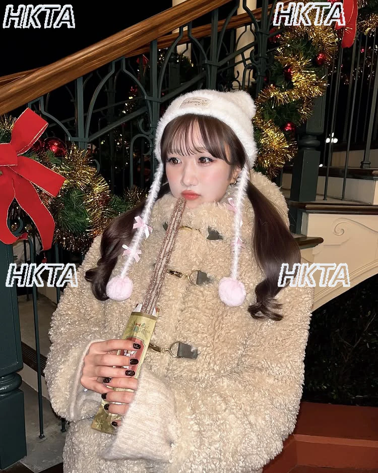 Japanese Sweet Curly Fur Loose Casual Medium Long Hooded Jackets 2025 Autumn Winter New Warm Cute Kawaii warm furry Coats Women
Japanese Sweet Curly Fur Loose Casual Medium Long Hooded Jackets 2025 Autumn Winter New Warm Cute Kawaii warm furry Coats Women