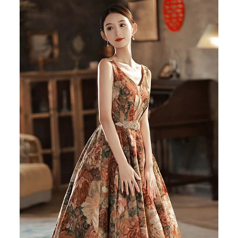 Elegant Long Evening Gown Women's New 2026 Wedding Reception Dress Floral Print Bridal Gown Summer Season Floor Length
Elegant Long Evening Gown Women's New 2026 Wedding Reception Dress Floral Print Bridal Gown Summer Season Floor Length