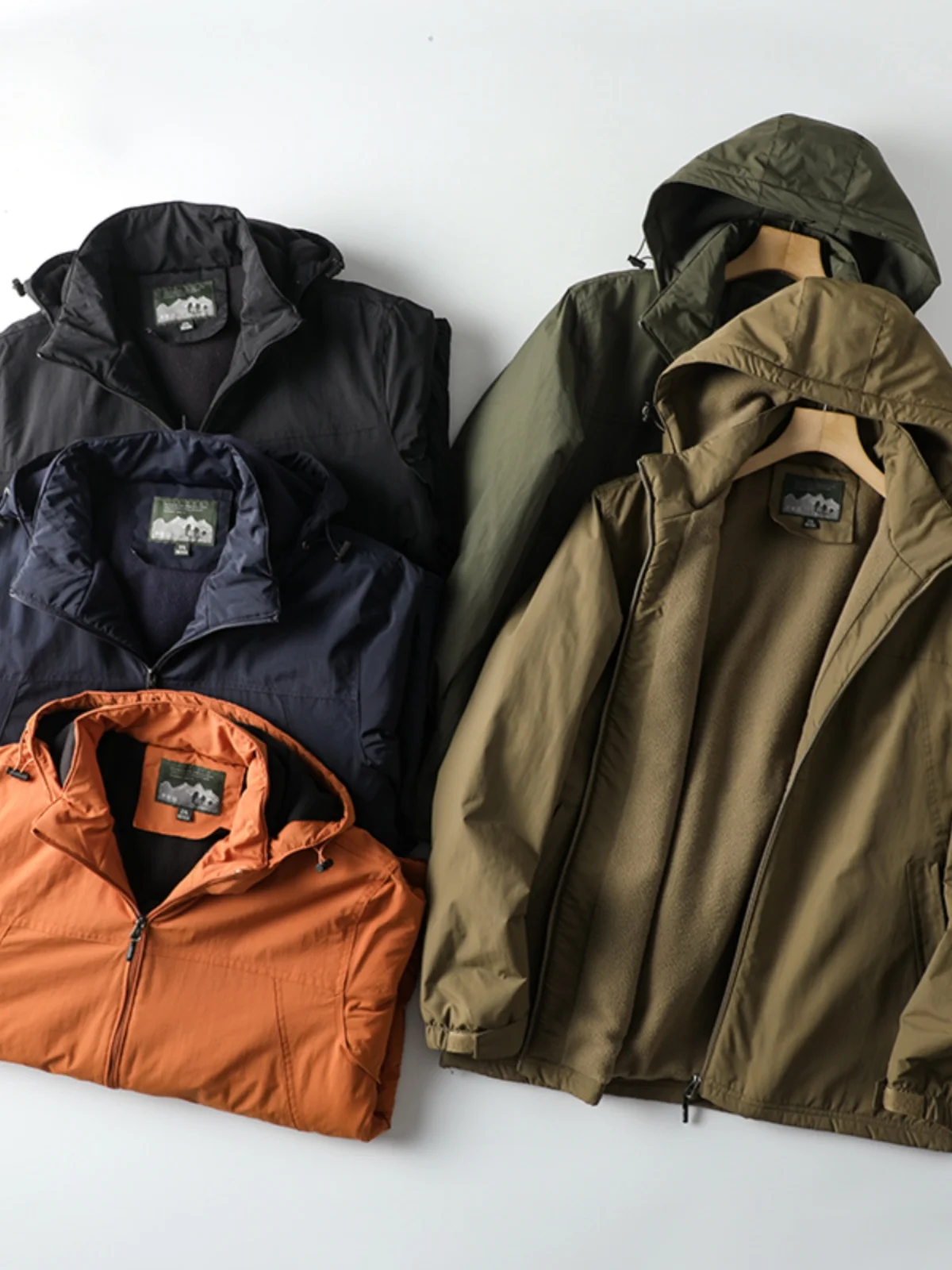 Мужская утепленная ветрозащитная водонепроницаемая куртка с капюшоном и съемными элементами для осени и зимы
Мужская утепленная ветрозащитная водонепроницаемая куртка с капюшоном и съемными элементами для осени и зимы