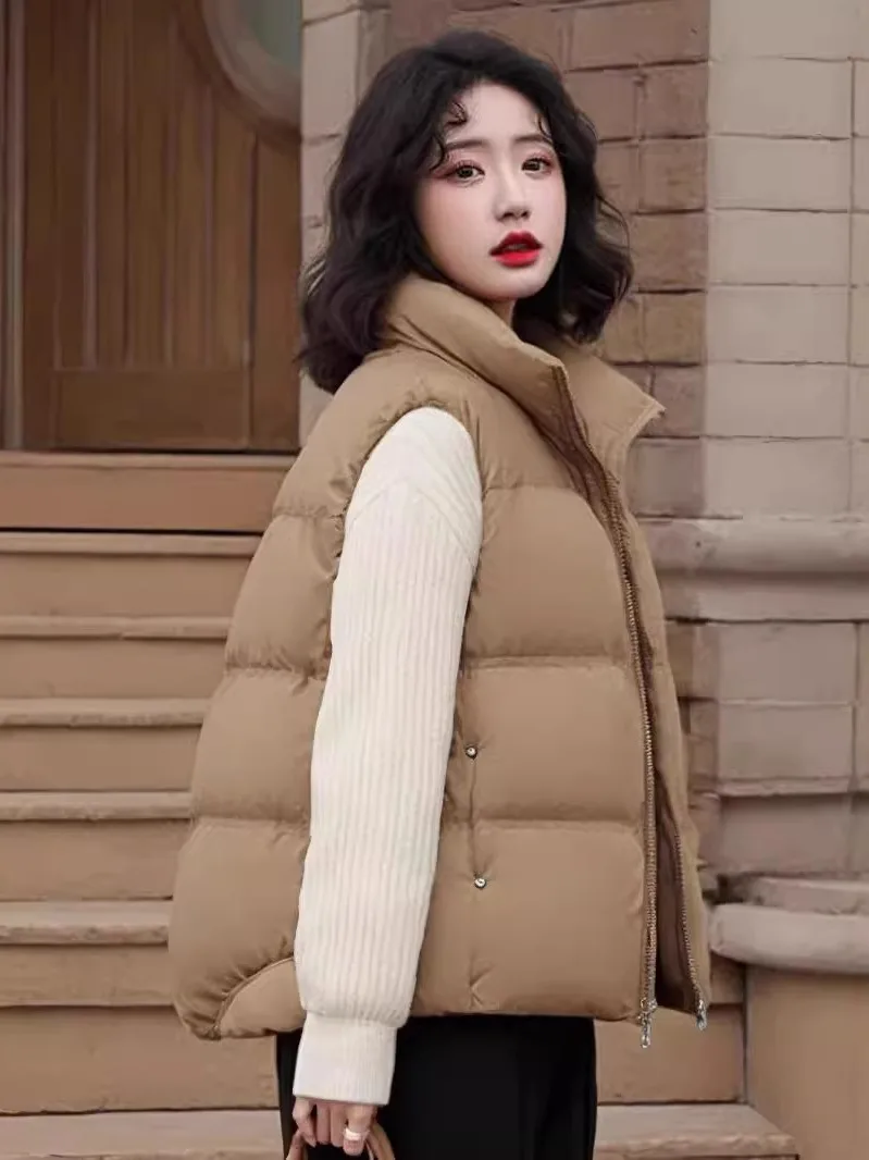 Women's ort Svel Jaet Vest 2025 Winter Faion Korean Sle Stand Collar Loose Fit Du down Warm Knitted Polyester...
Women's ort Svel Jaet Vest 2025 Winter Faion Korean Sle Stand Collar Loose Fit Du down Warm Knitted Polyester...