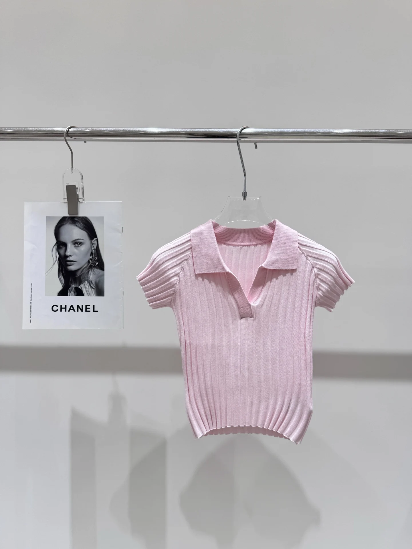 Women Spring Summer Commuter Striped Color-blocked V-neck Knitted Slim-fit Short-sleeved Pullover Top Elegant Thin Shirt F962
Women Spring Summer Commuter Striped Color-blocked V-neck Knitted Slim-fit Short-sleeved Pullover Top Elegant Thin Shirt F962