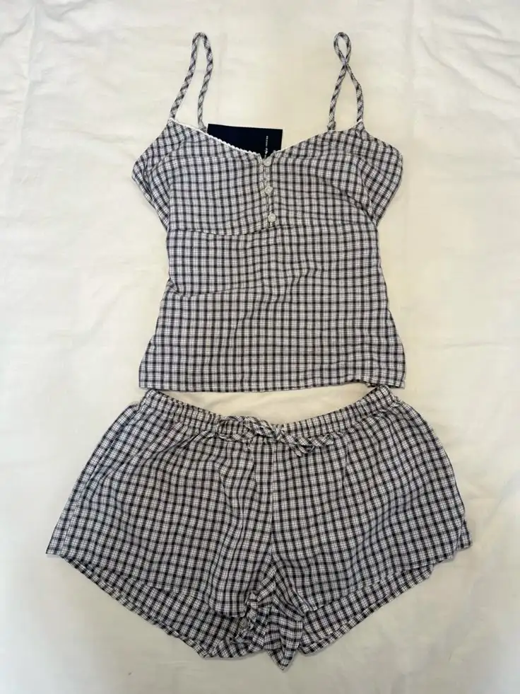 Vintage Plaid 2 Piece Set Women Three Buttons Lace Trim V Neck Lace-up Tank Top+Drawstring Shorts Simple Casual Home Shorts Sets
Vintage Plaid 2 Piece Set Women Three Buttons Lace Trim V Neck Lace-up Tank Top+Drawstring Shorts Simple Casual Home Shorts Sets
